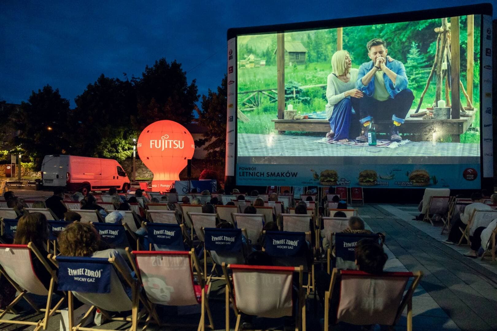 Kino na Leżakach na osiedlu Helenów. Wieczorny seans już dzisiaj