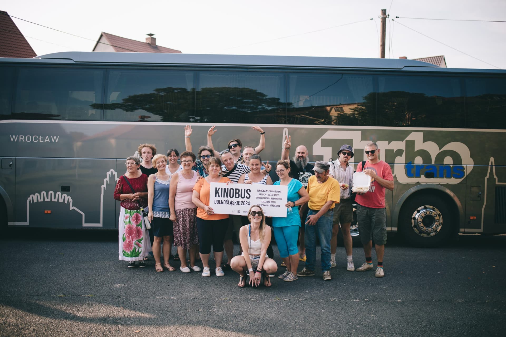 Kinobus rusza w trasę po Śląsku. Filmowa podróż śladami stuletnich kin i nieoczywistych opowieści
