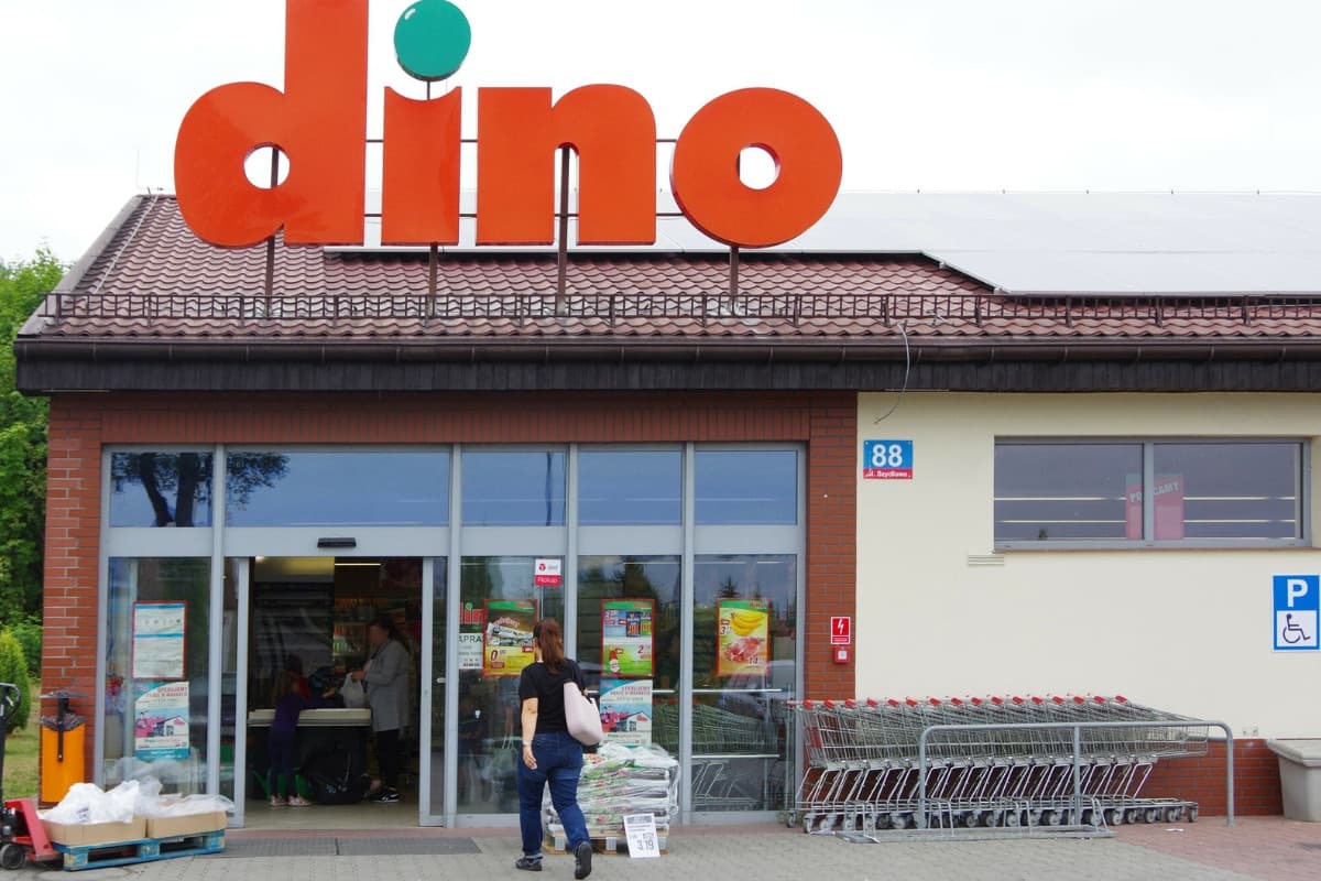 Klienci w Dino biorą po kilka sztuk. Od dzisiaj po 0,99 zł