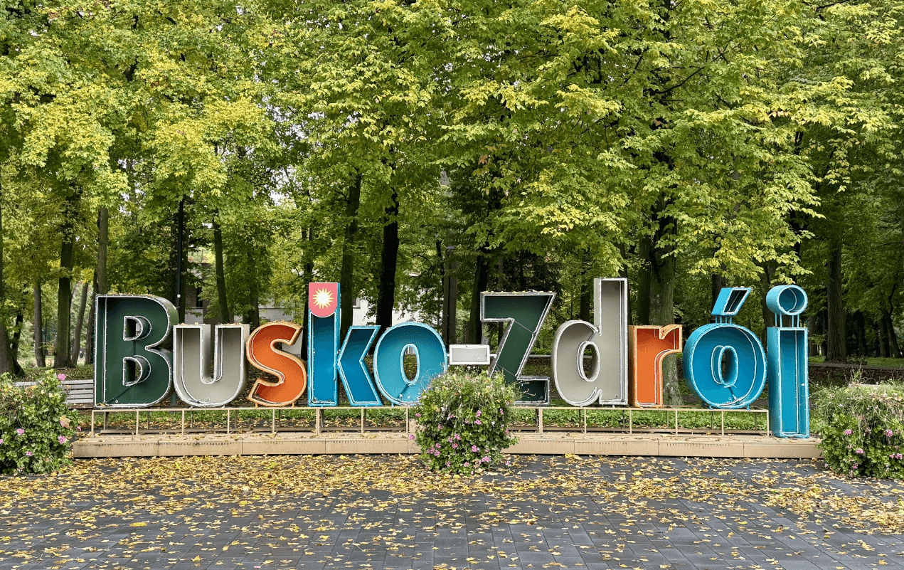 Kliknij aby przejść do Powiat Buski.