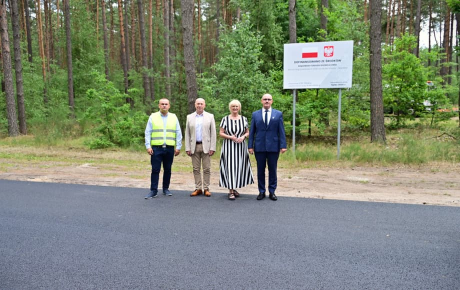 Kliknij aby przejść do Remont drogi powiatowej Brzeziny - Zieleniewo.