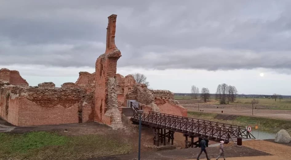 Klimatyczna impreza przy ruinach zamku. Dziś będzie się działo pod Łęczycą