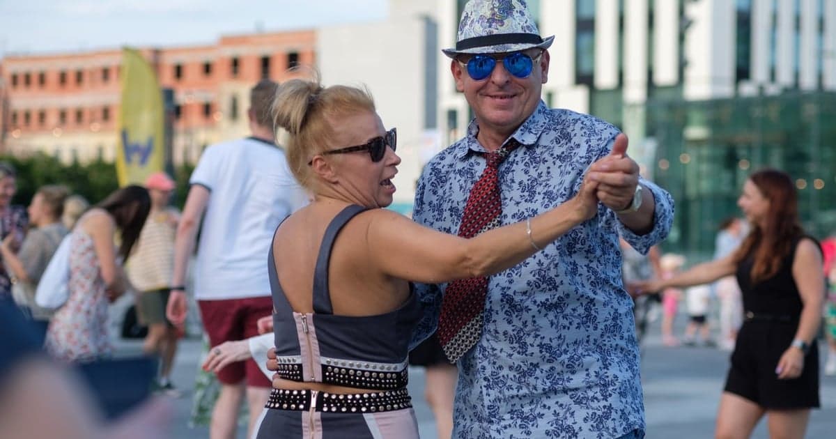 Kolejna Wrocławska Potańcówka na pl. Wolności. Amerykański swing w sercu miasta