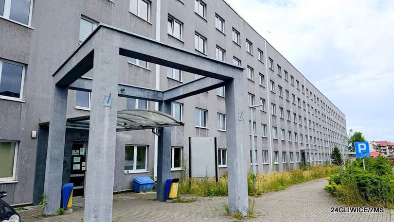 Kolejne wydziały UM i miejskie jednostki mają zmienić lokalizację. Adaptacja budynku za ponad 40 mln zł