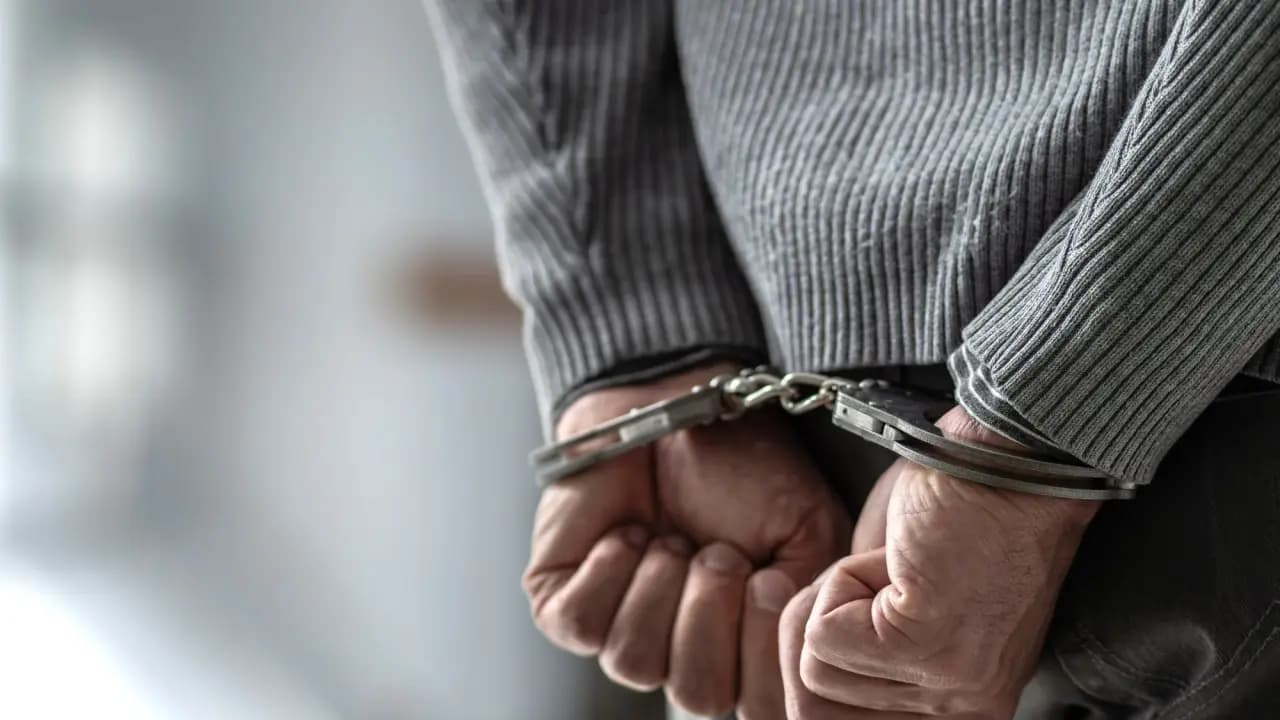 Kolejne zatrzymanie w sprawie fikcyjnych faktur VAT. KAS zabezpieczyła majątek wart ponad 700 tys. zł