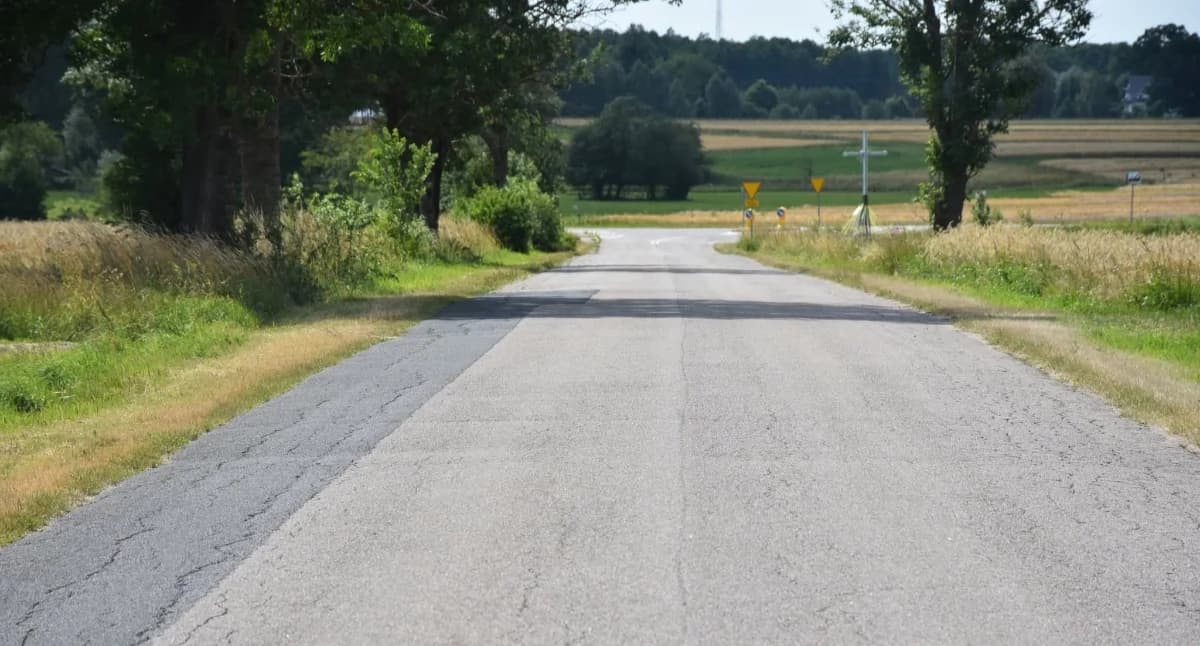 Kolejny etap przebudowy drogi Nowa Pecyna – Długosiodło. Powiat podpisał umowę