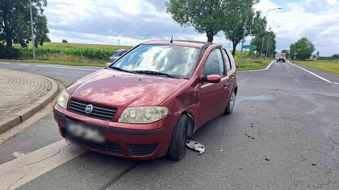 Kolizja na ul. Śmigielskiej. Zderzyły się dwa samochody