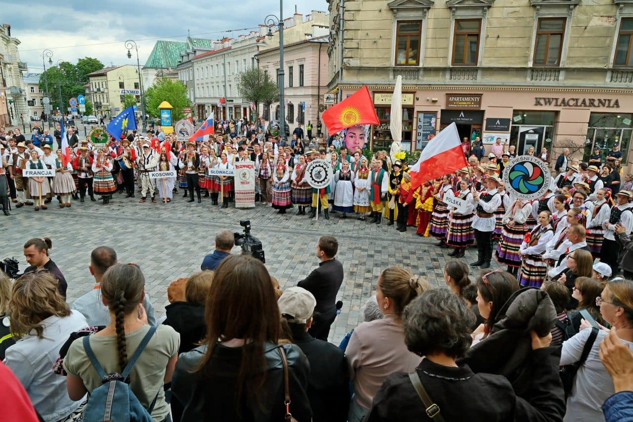 Kolorowa parada otworzyła jubileuszowe 40. Międzynarodowe Spotkania Folklorystyczne w Lublinie. Przed nami pięć dni koncertów i tańca