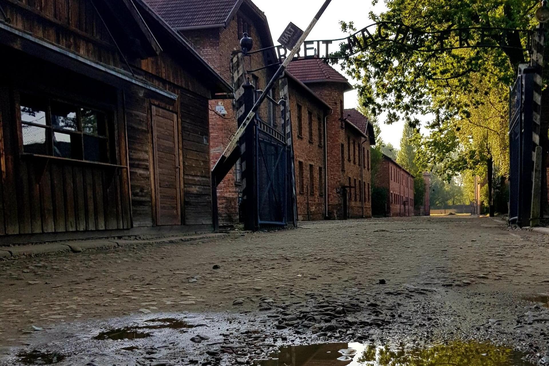 Kolumbijczyk z zarzutem propagowania nazizmu w Muzeum Auschwitz. Grozi mu więzienie
