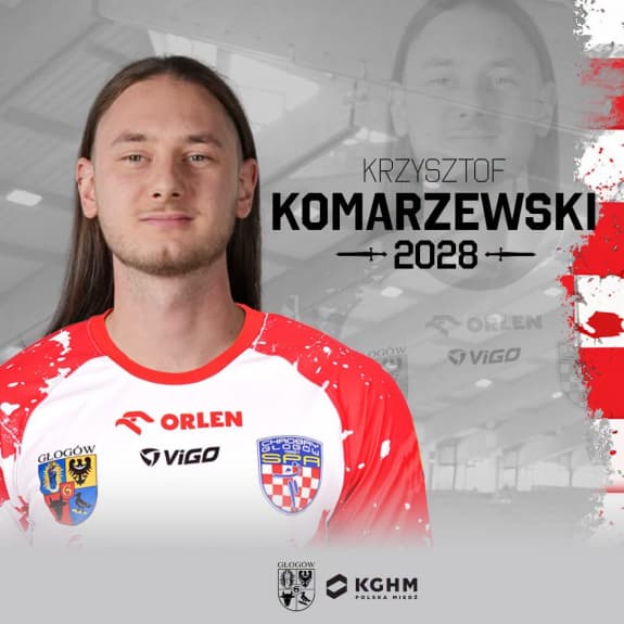 Komarzewski na prawe skrzydło