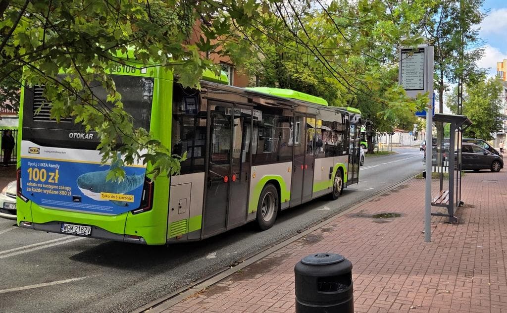 Komunikacja miejska w Pruszkowie po zmianach: jest tak świetnie, jak twierdzi urząd miasta, czy tak słabo, jak uważa część mieszkańców?