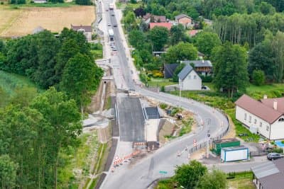 Koniec objazdów coraz bliżej. Kończy się ważna inwestycja na drodze wojewódzkiej nr 481 Dobra wiadomość dla mieszkańców i kierowców. Inwestycja na drodze wojewódzkiej nr 481 w Woli Wężykowej, w powiecie łaskim, jest już…