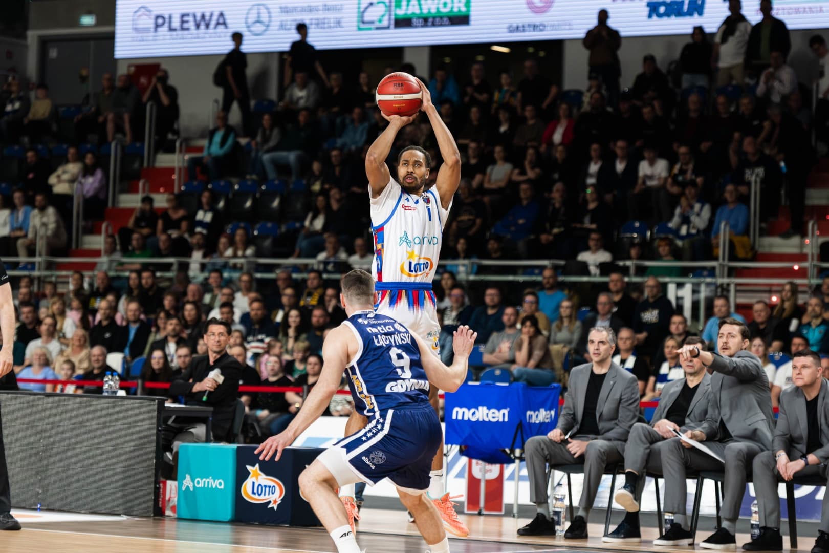 Koszykarz przedłużył kontrakt. Isaiah Cousins zostaje w Toruniu!