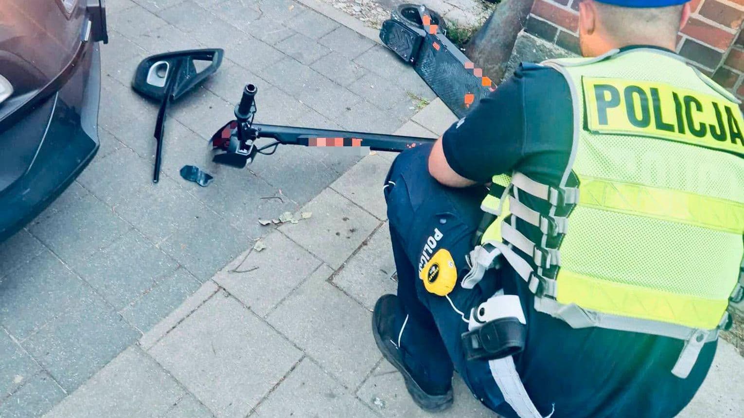 Kradzioną hulajnogą uciekał przed policją. Na koniec zderzył się z radiowozem