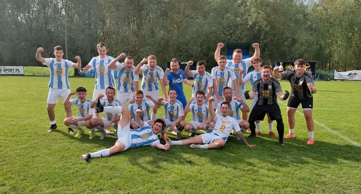 KS Amator Leopoldów-Rososz strzelił 102 bramki w sezonie i wywalczył awans!
