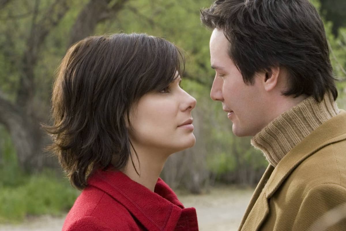 Kultowy film z Sandrą Bullock i Keanu Reevesem. Zobaczysz dziś w TV