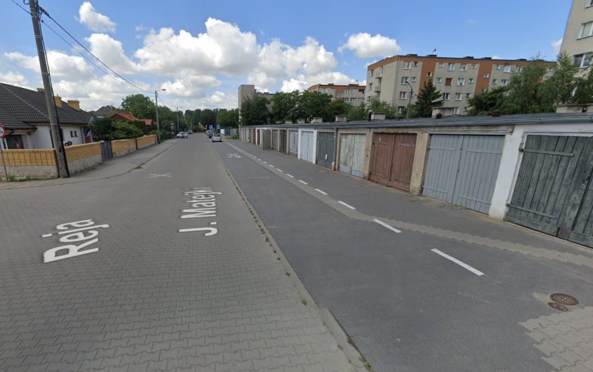 Kuriozalna droga rowerowa na ul. Matejki, zostaje