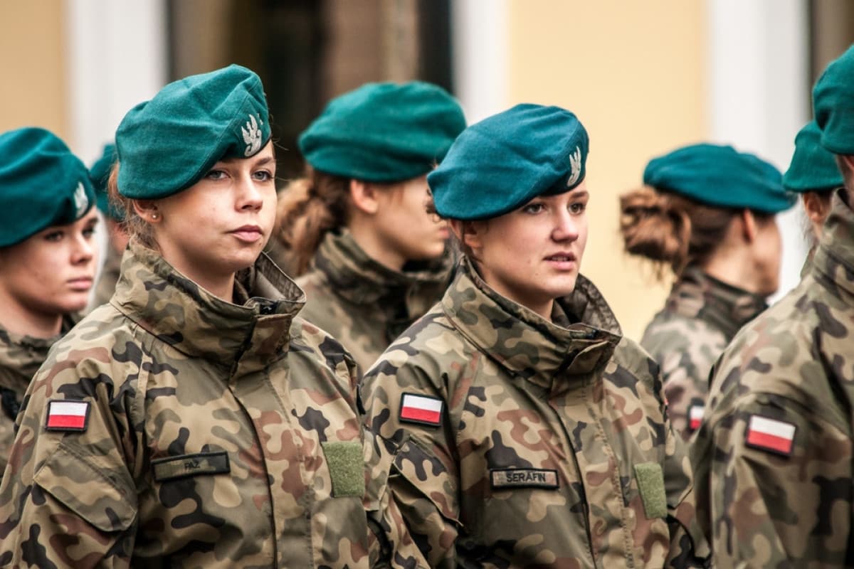 Kwalifikacja wojskowa 2027. Wezwania dostaną nie tylko młodzi mężczyźni. Te kobiety też muszą się stawić