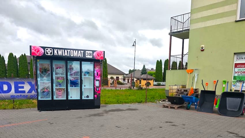 Kwiatomat dotarł do Czyżewa. Świeże bukiety kupisz o każdej porze