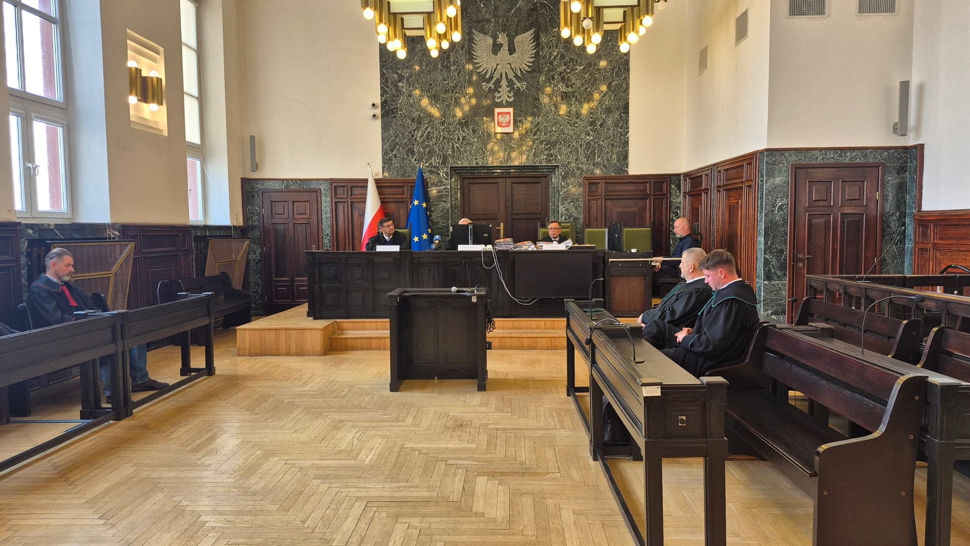 Łagodniejsze kary za użycie sygnału "radio-stop" i zatrzymania pociągów