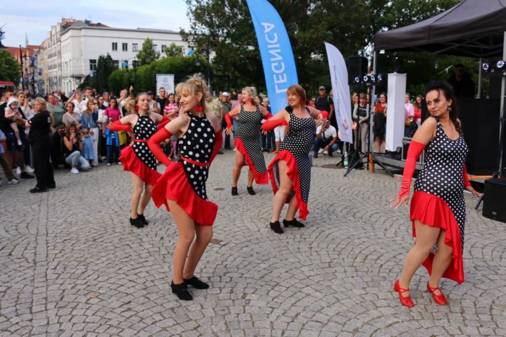 Legnicka Potańcówka w stylu retro i westernowy Koncert Familijny