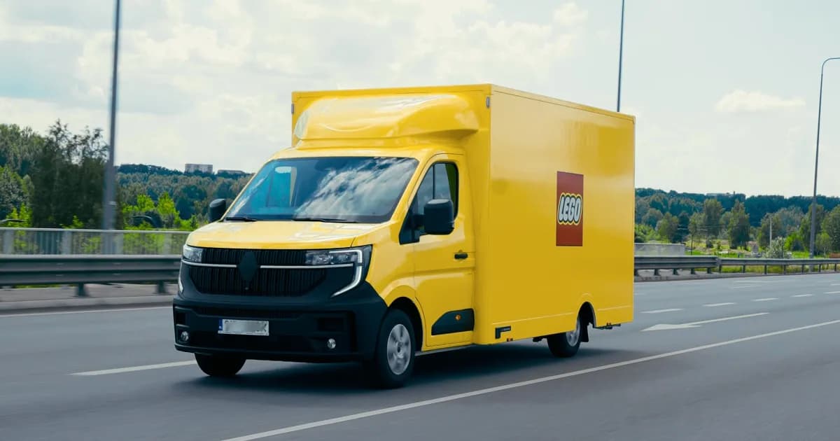 LEGO® Football Truck w lipcu zawita do Krakowa, by łączyć fanów futbolu i budowania z klocków