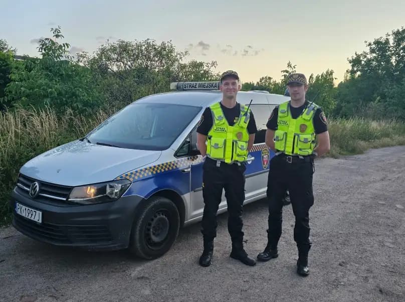 Lemoniadowa interwencja strażników miejskich w Kaliszu – pouczenie i pierwszy klient
