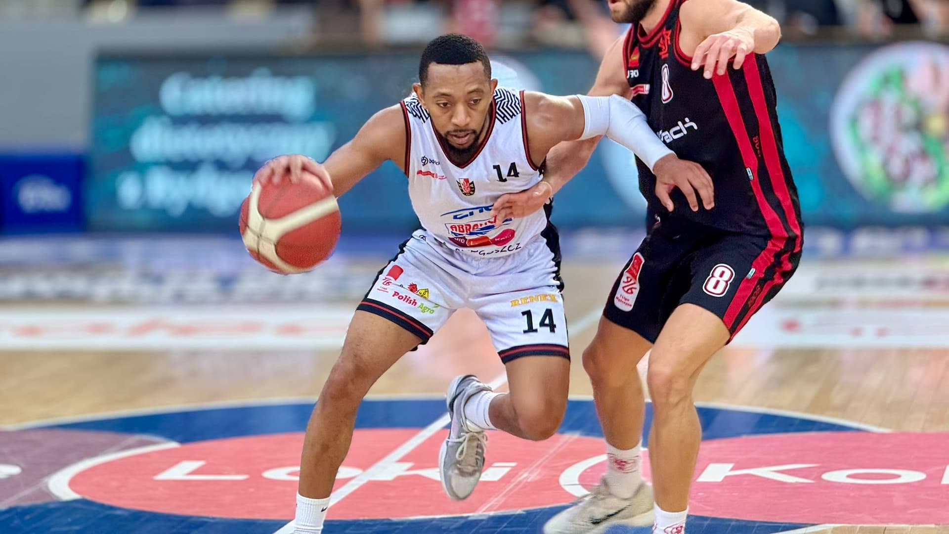 Lider Astorii Bydgoszcz idzie z nią do Orlen Basket Ligi. Kimbrough podpisał nowy kontrakt