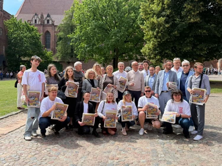 Liderzy Lewicy odwiedzili Malbork. Czarzasty, Gawkowski i Biejat spotkali się z mieszkańcami oraz turystami