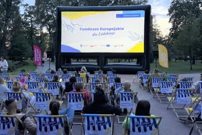 Łódzkie na wakacje. Kino letnie z Funduszami Europejskimi