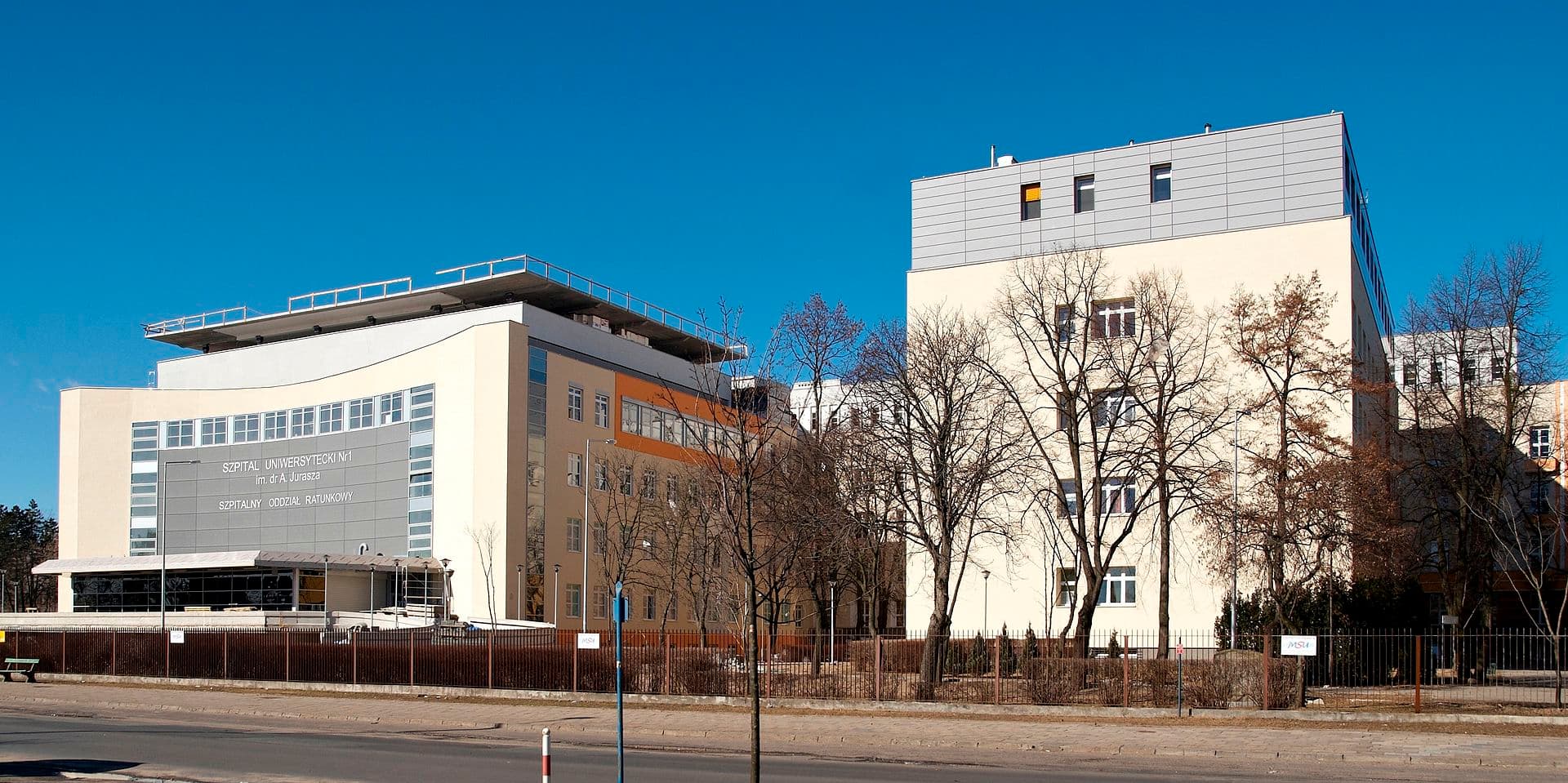 Mała Zosia, która wypadła z okna włocławskiego wieżowca, wychodzi ze szpitala!