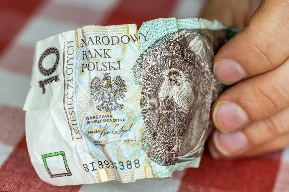Masz w domu takie banknoty? NBP ostrzega: przez jeden szczegół mogą stracić ważność