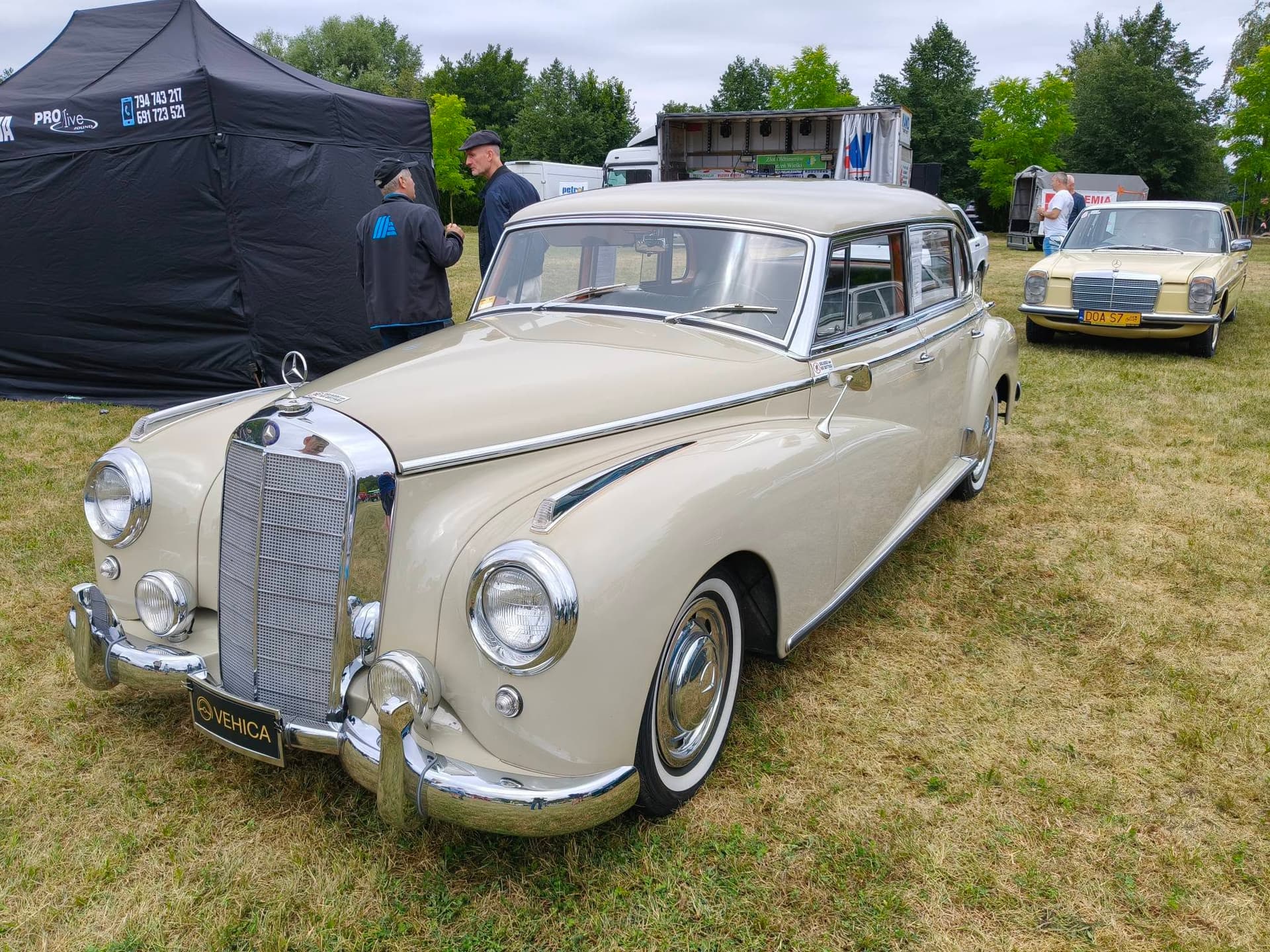 Mercedesy ze 140-letnią historią i inne perełki w Dobrzeniu Wielkim