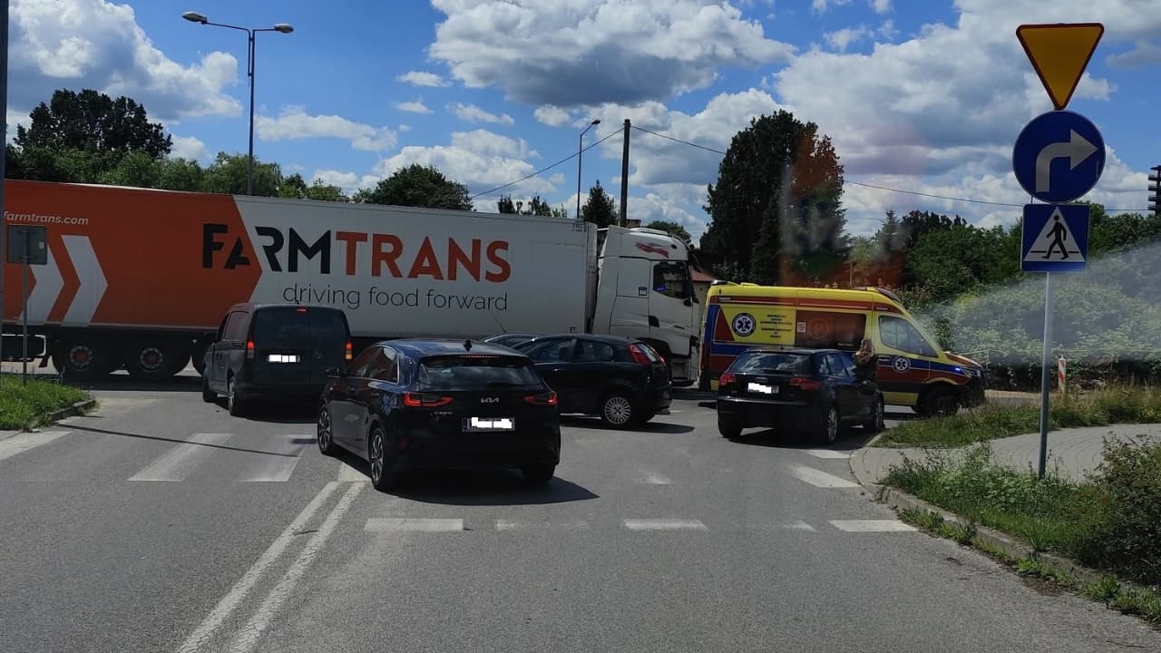MIASTO Kolizja na ulicy Jesionowej powodem dużych utrudnień w ruchu
