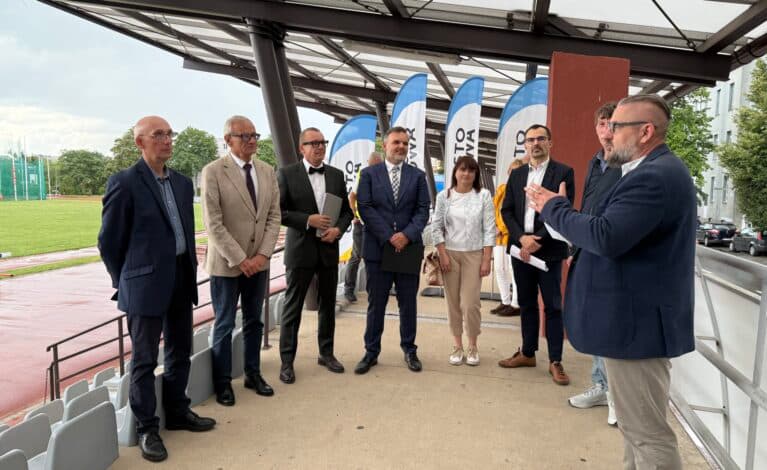 Miasto podpisało umowę na kompleksowy remont stadionu lekkoatletycznego przy ul. Dąbrowskiego