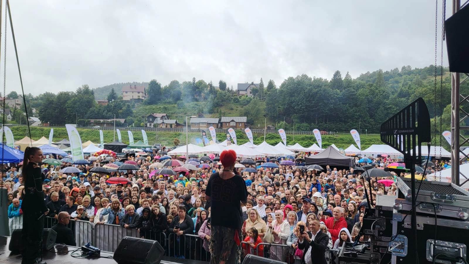 Mimo ulewy mieszkańcy nie zawiedli. Burmistrz Piwnicznej-Zdroju dziękuje uczestnikom Festiwalu Polska od Kuchni