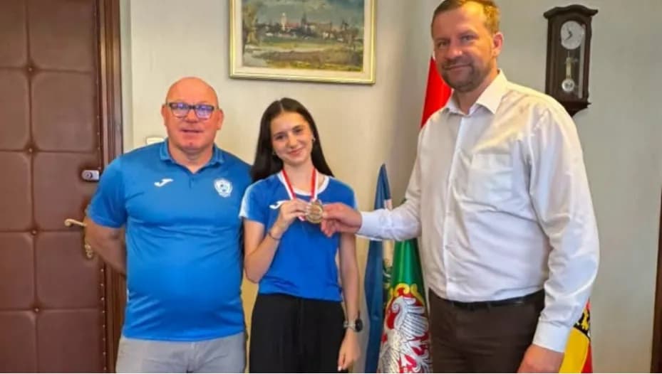 Mistrzyni Polski U18 w biegu na 1500 m spotkała się z burmistrzem