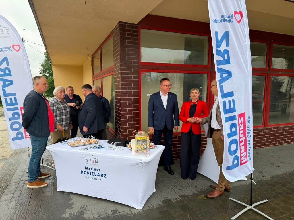 Mobilne biuro poselskie. Mariusz Popielarz spotyka się z wyborcami