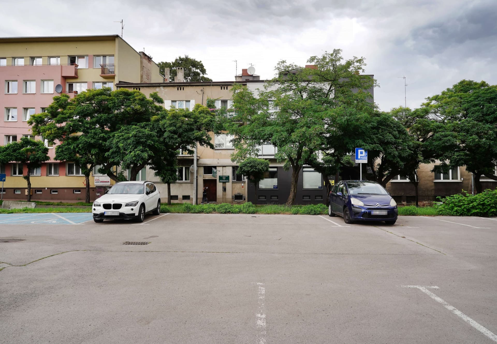 MOSiR w Częstochowie: Alternatywa dla zatłoczonych parkingów przy ul. Popiełuszki