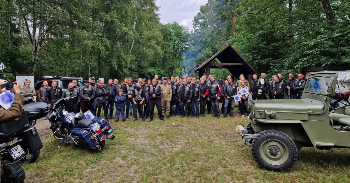 Motocykle, terenówki i pamięć o ofiarach Wołynia. I Mielecki Rajd Pamięci „WOŁYŃ 43” za nami