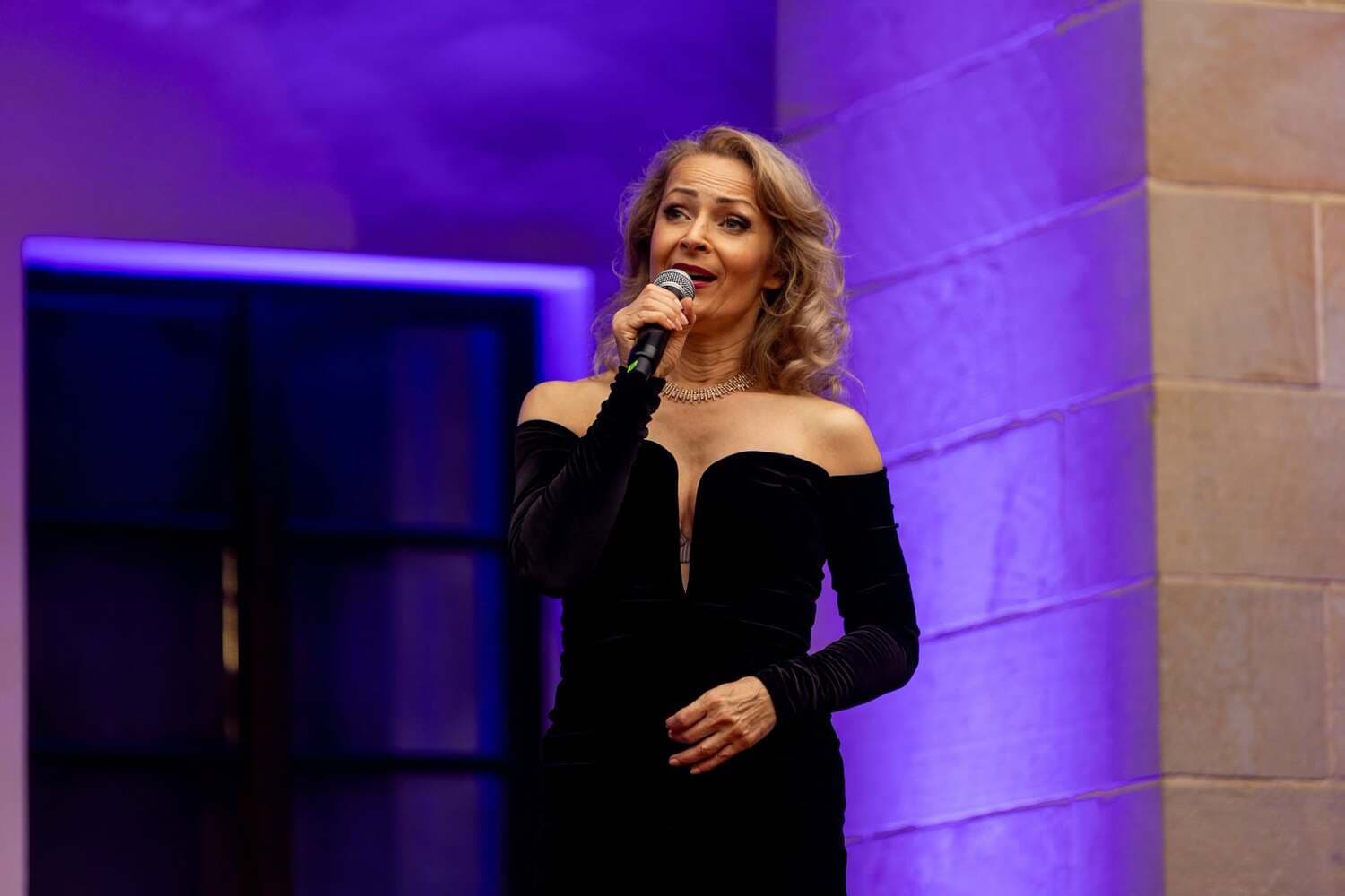 Musicale świata wybrzmiały w Niepołomicach. Wyjątkowy koncert na zamkowym dziedzińcu