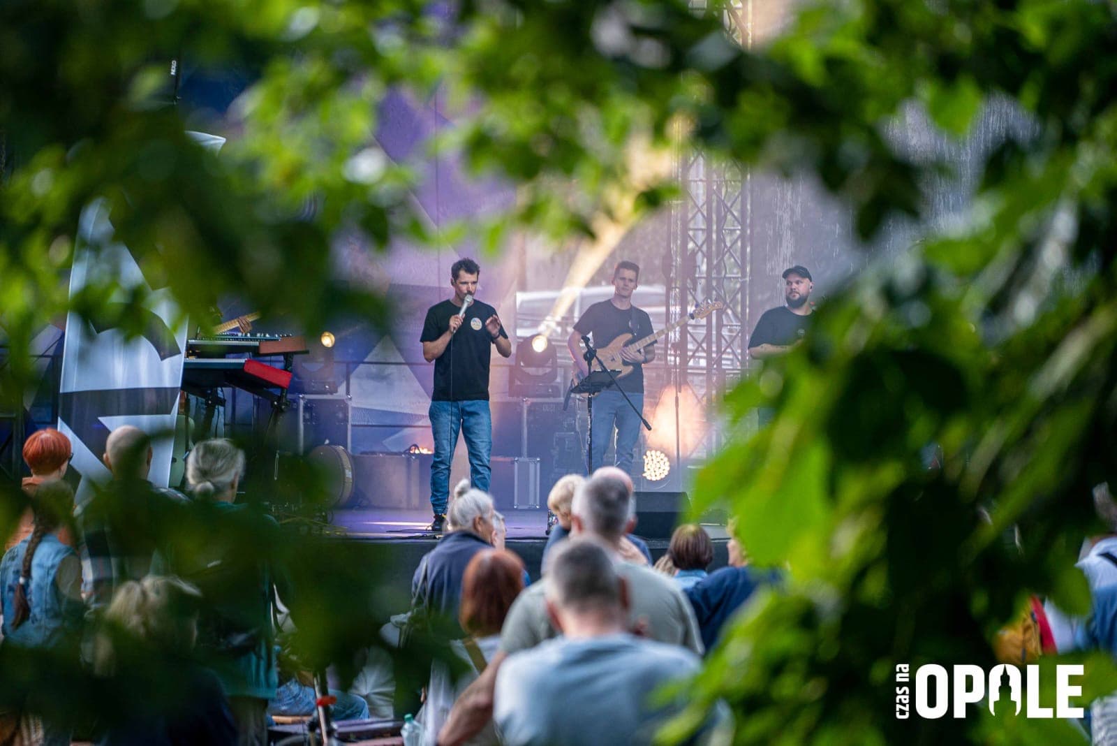 Muzyczna niedziela na Placu Wolności. Folk i nastrojowe brzmienia zachwyciły publiczność