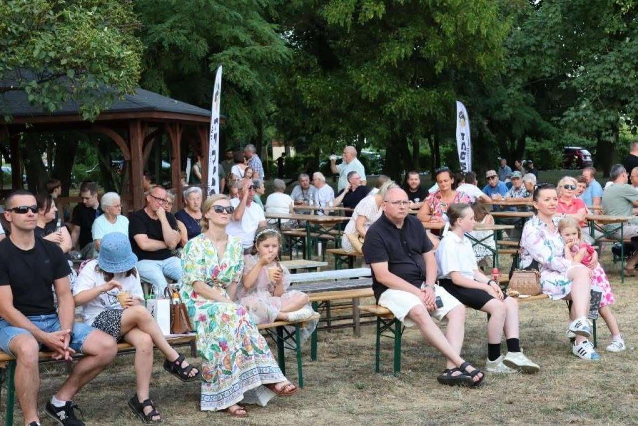 Muzyczny Piotrów dla małej Zoi. Festyn i koncert Waldemara Malickiego