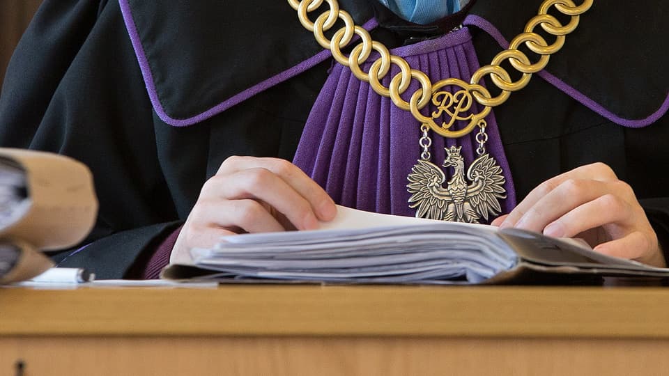 Myśleli, że kupują legalne auto. Stracili pieniądze. Sąd skazał Jacka S.