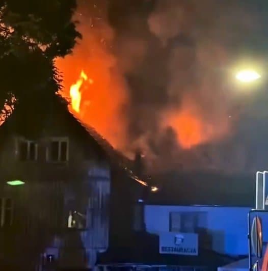 N Pożar budynku w sobotnią noc. Jedna osoba nie żyje!