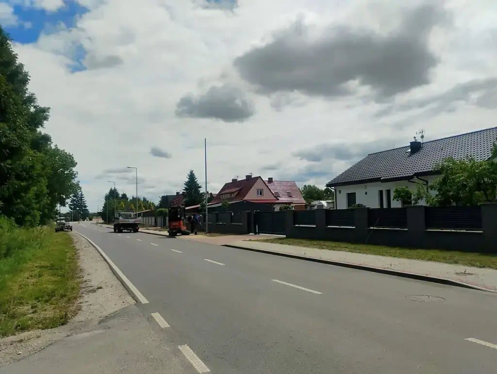 N Ruszyła budowa ulicznego oświetlenia