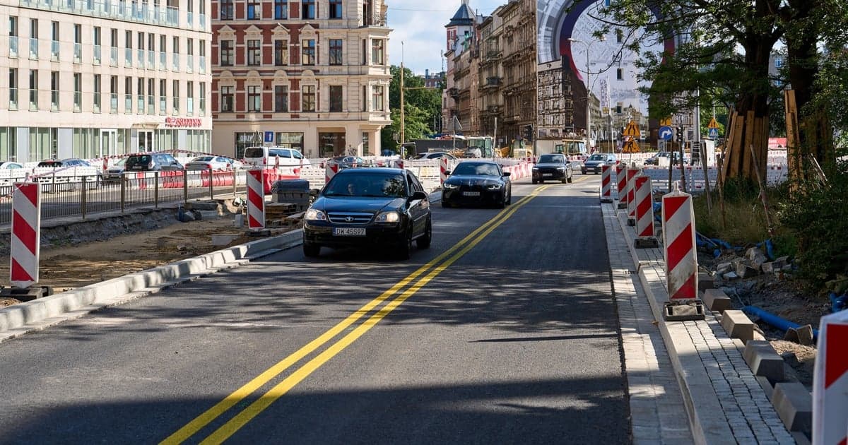 Na Drobnera i Dubois już po nowych jezdniach. Jak tam się teraz jeździ?