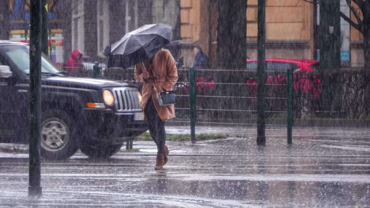 Nad regionem przechodzą burze. Strażacy interweniują 20