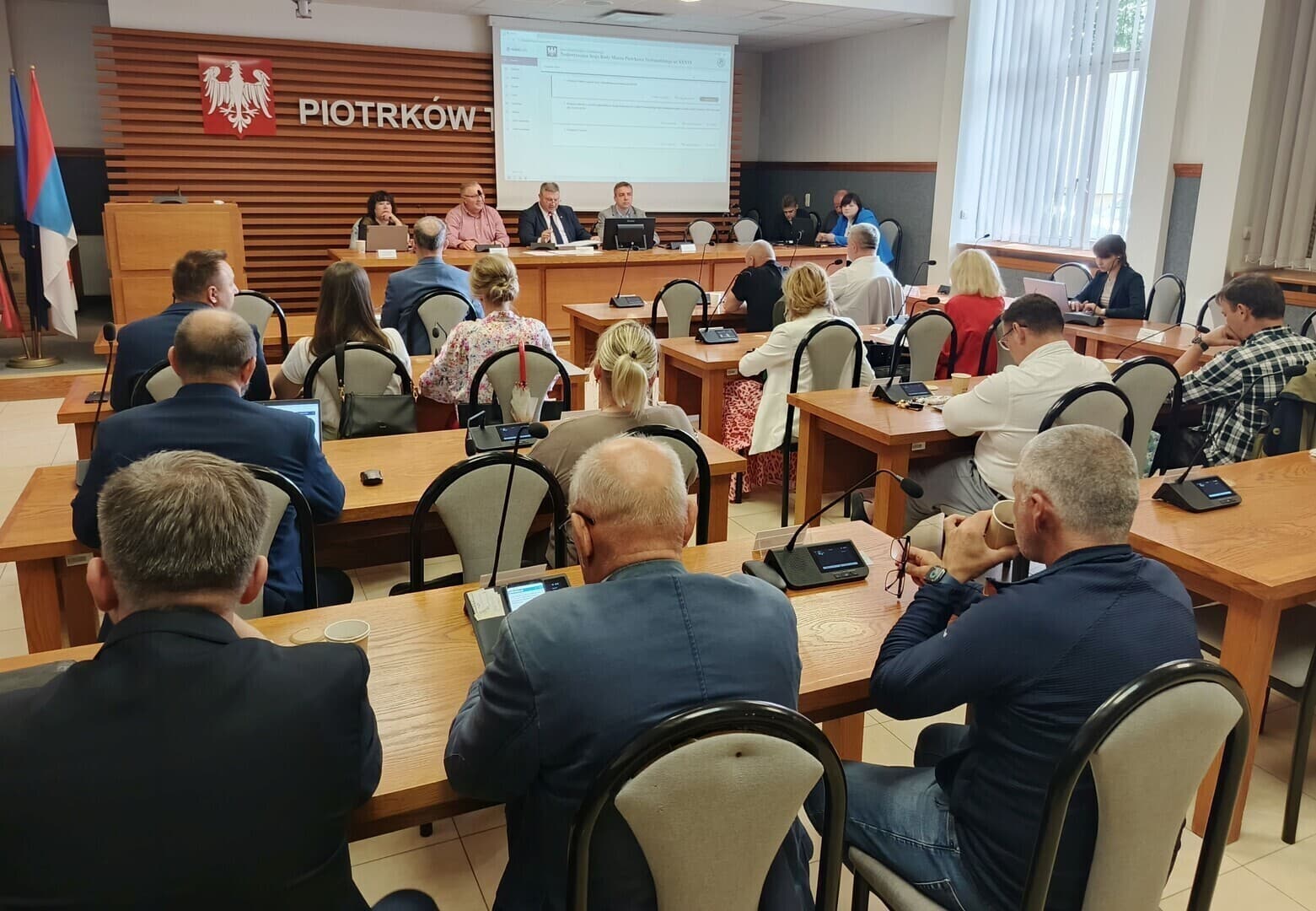 Nadzwyczajna sesja Rady Miasta w Piotrkowie. Problemy z nowym systemem głosowania