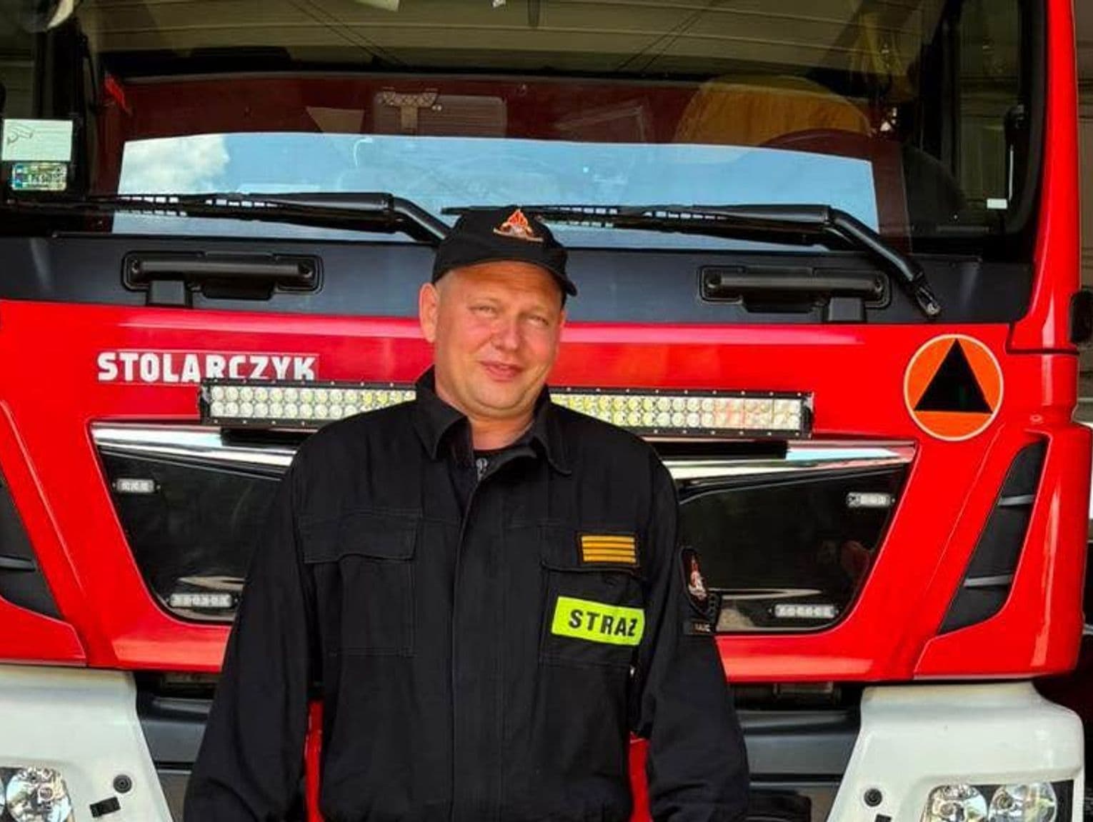 Nagła akcja na pokładzie samolotu. Pomógł strażak z Kalisza